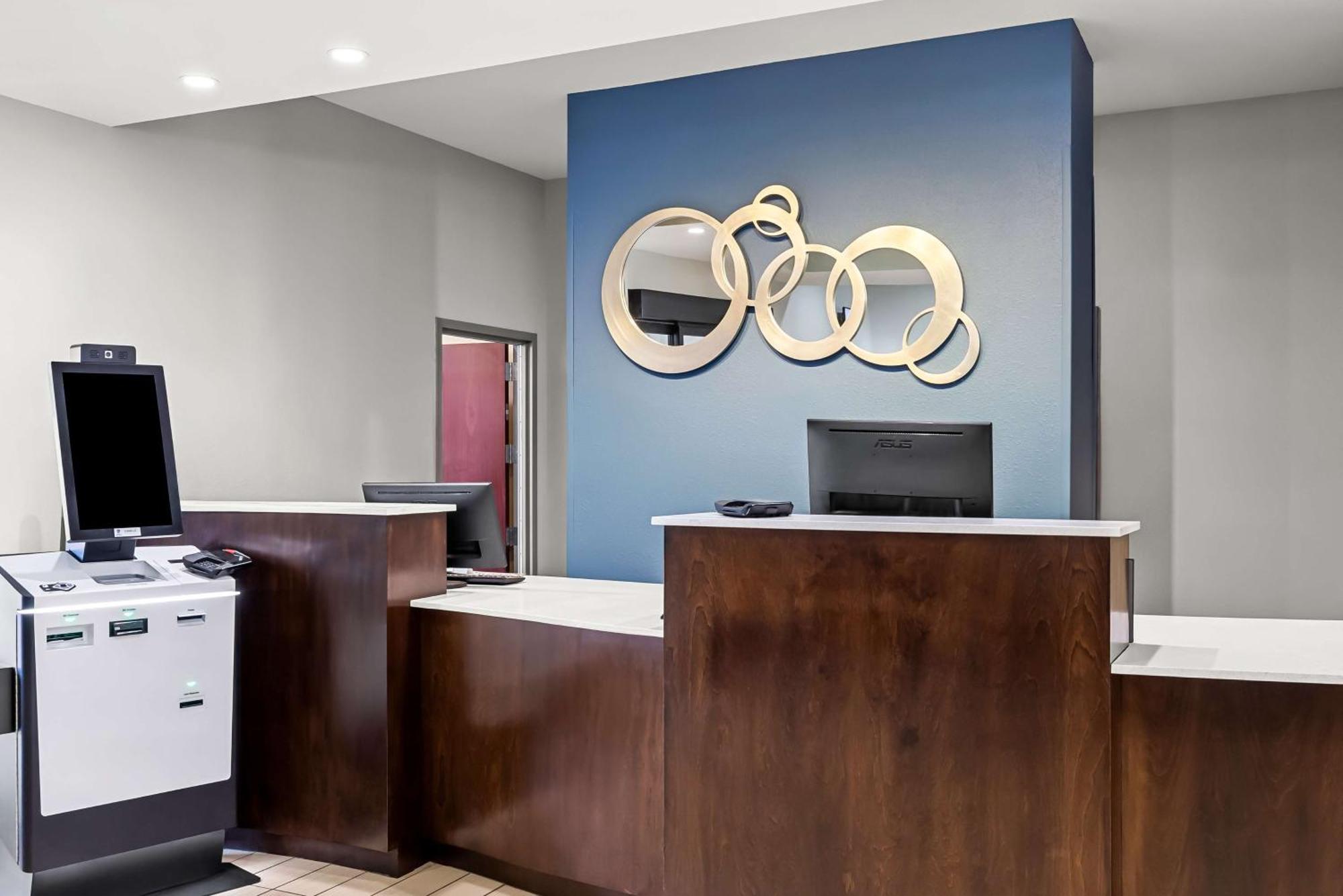 Best Western St. Louis Airport North Hotel & Suites Hazelwood Exterior photo
