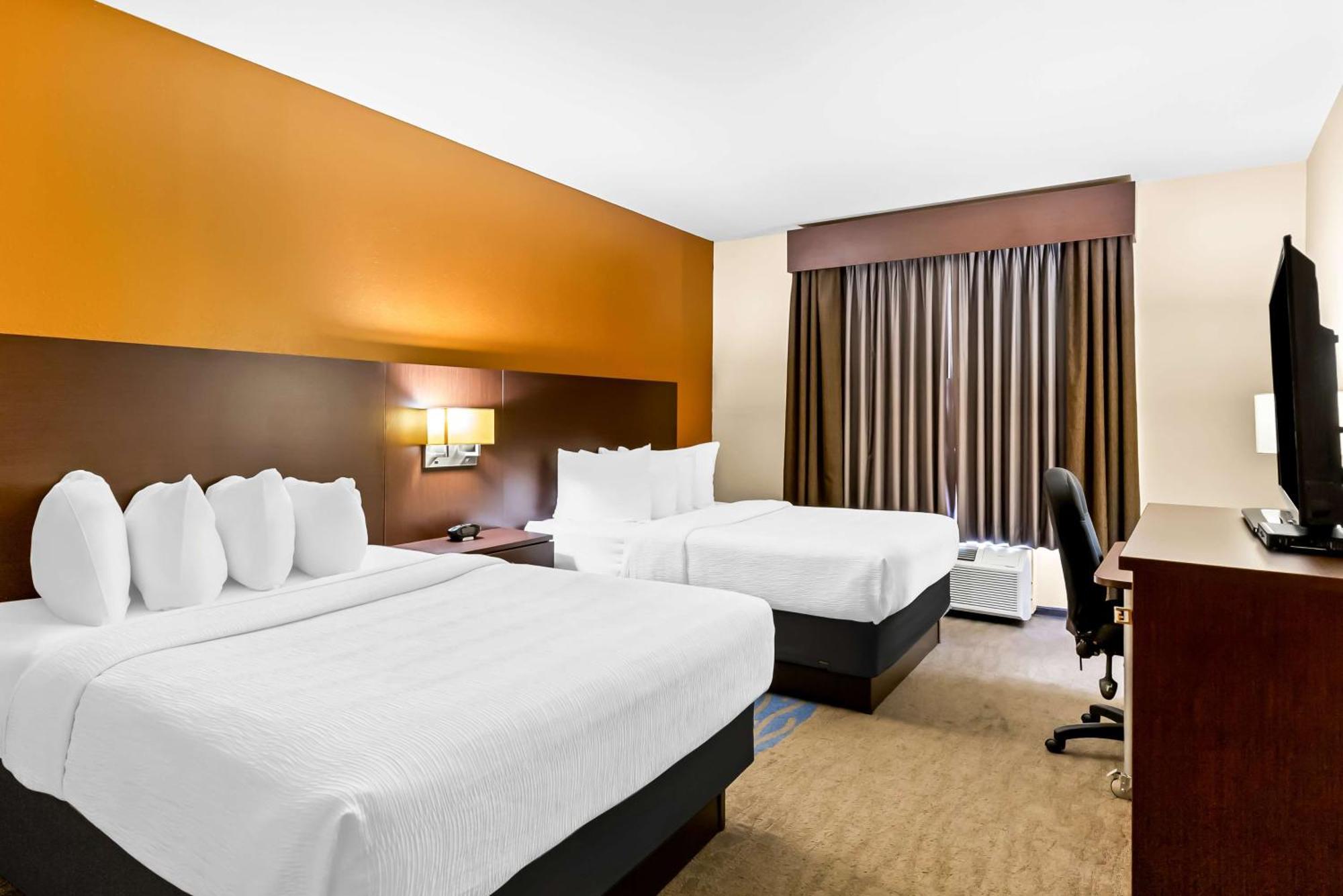 Best Western St. Louis Airport North Hotel & Suites Hazelwood Exterior photo